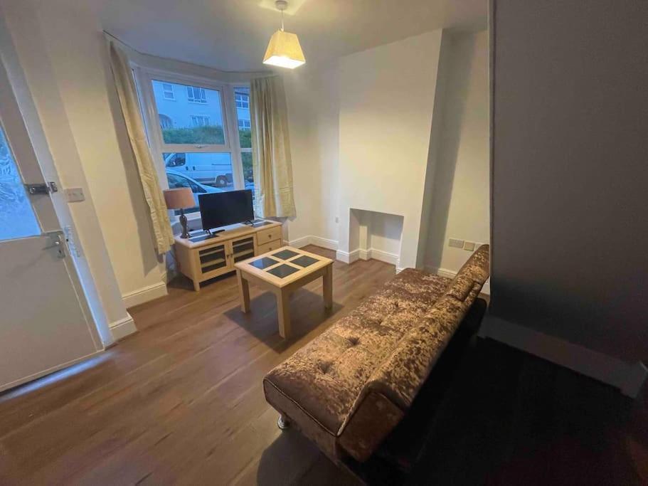 Modern 2 Bedroom Terraced House Dover Exteriér fotografie